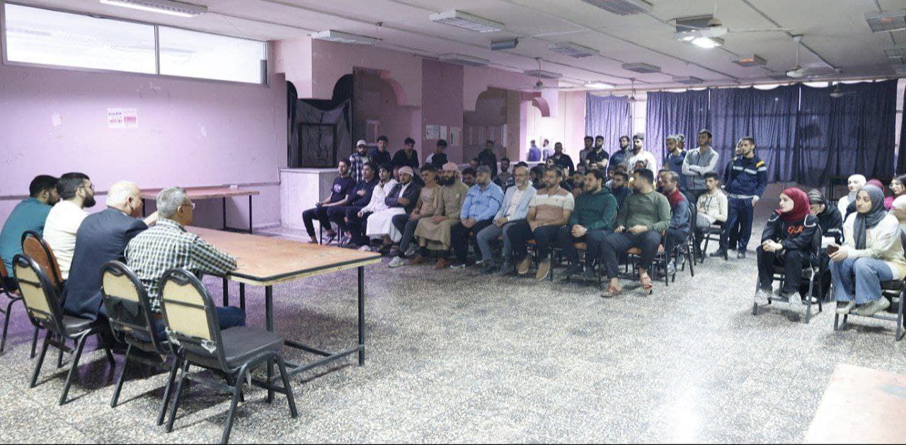 بناءً على توجيهات رئيس جامعة حماة الدكتور “عبد الكريم قلب اللوز”، عقد نائب رئيس الجامعة للشؤون الإدارية والطلابية، الدكتور “محمد عبدو فلفل”، ومدير المدينة الجامعية الأستاذ “أحمد مرضعة”، جلسة حوارية مع طلاب المدينة الجامعية بحضور ممثلين عن اتحاد الطلبة، بهدف تقييم واقع السكن الجامعي وتحسين الخدمات المقدمة للطلاب وفق الإمكانيات المتاحة.