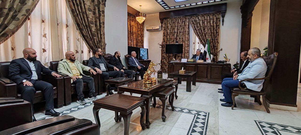 في إطار تعزيز التعاون العلمي والأكاديمي بين المؤسسات التعليمية، جرى توقيع مذكرة تفاهم بين جامعة حماة وجامعة الرواد للعلوم والتقانة، وذلك بهدف تطوير العلاقات المشتركة وتوسيع آفاق التعاون في المجالات البحثية والأكاديمية.