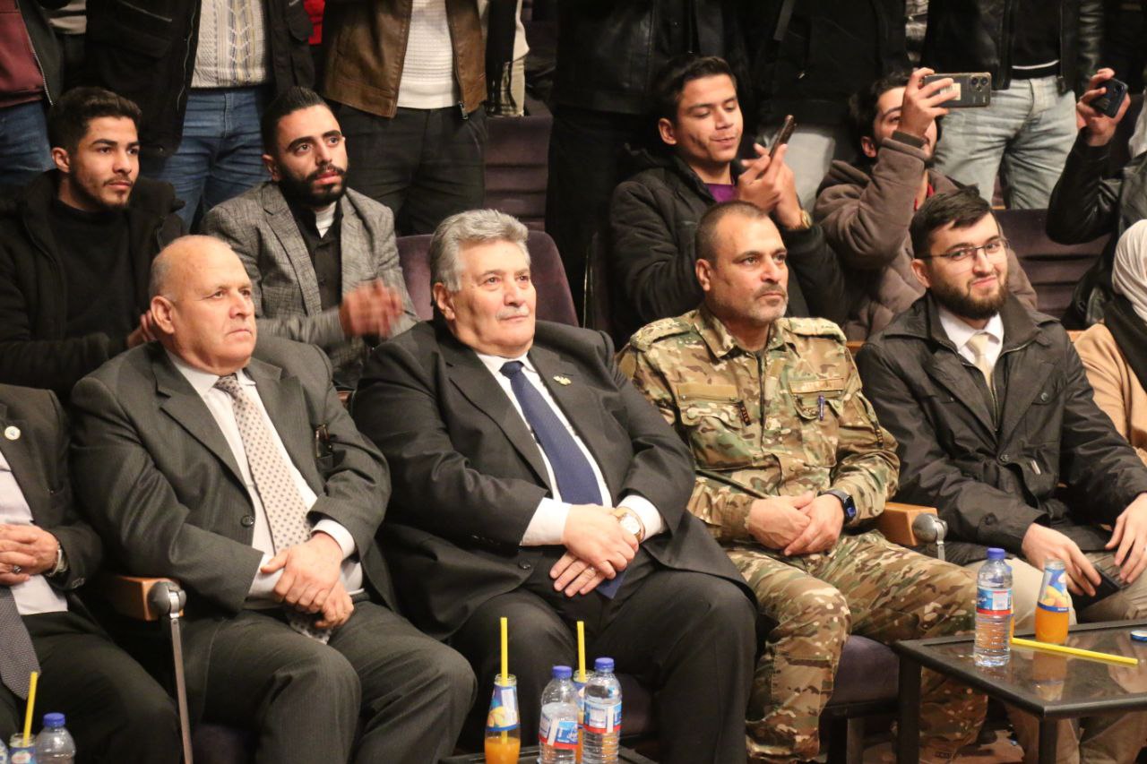 في إطار فعاليات النصر والتحرير، نظم اتحاد طلبة سوريا بالتعاون مع جامعة حماة وبإشراف الهيئة الطلابية لقاءً بعنوان: “من الثورة إلى التحرير”، شكل هذا اللقاء سردية حيّة لمسار الثورة السورية، مبرزاً محطات الصمود والتضحيات التي استمرت 14 عاماً وصولاً إلى صناعة صفحة النصر.