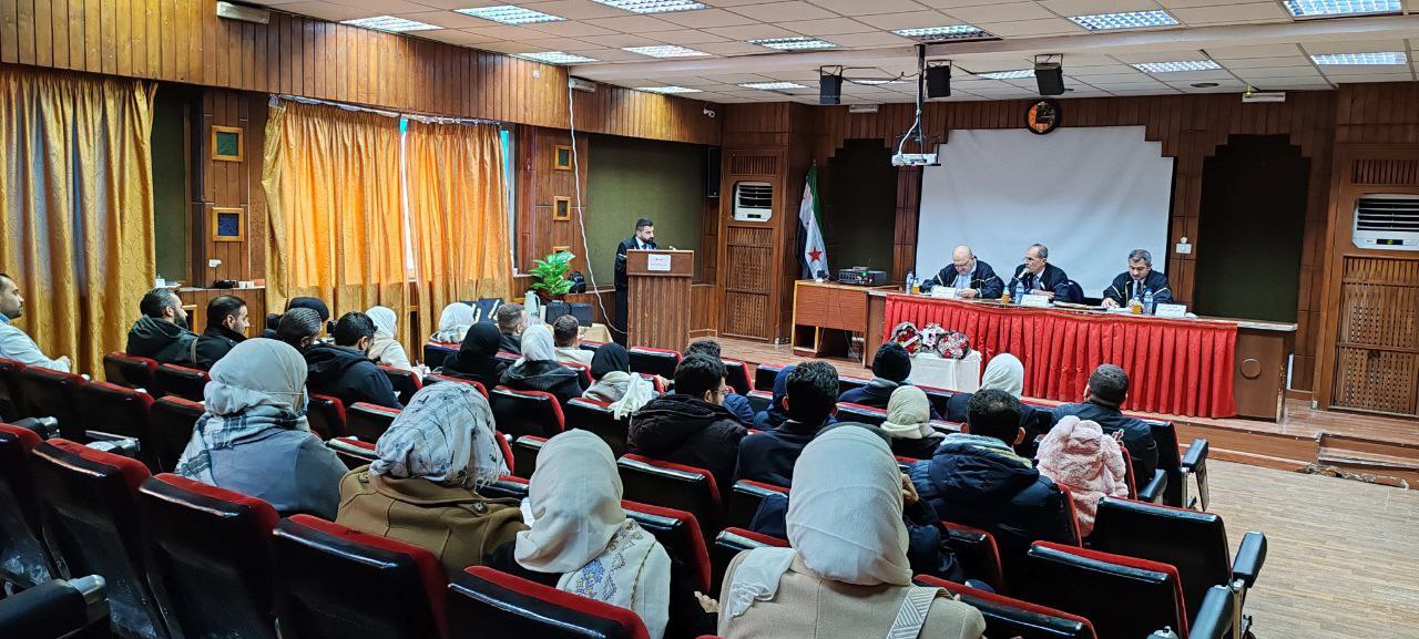 مناقشة رسالة ماجستير في كلية طب الأسنان بجامعة حماة